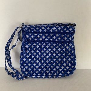 Vera Bradley women’s royal blue white floral quilted crossbody purse